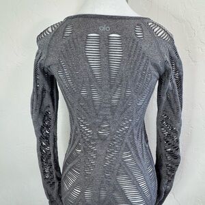 Alo Yoga Wanderer Gray Cutout Long Sleeve Top Workout Gym Athleisure